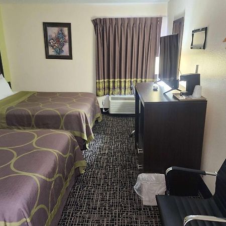 Super 8 By Wyndham Galesburg Hotel Buitenkant foto