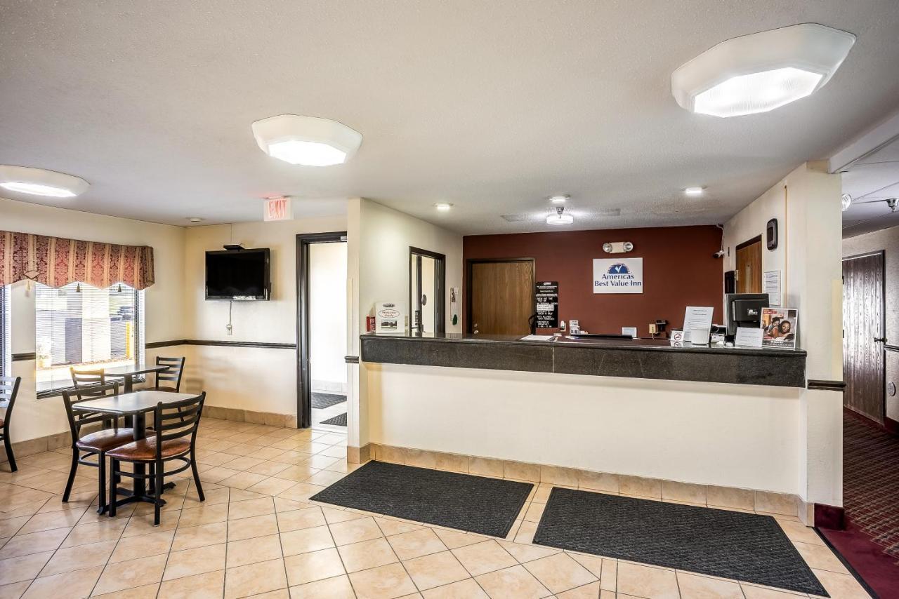 Super 8 By Wyndham Galesburg Hotel Buitenkant foto